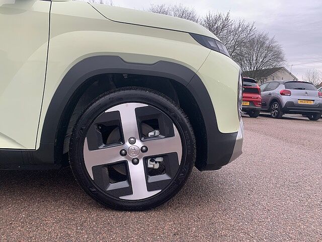 Hyundai INSTER 85kW 02 49kWh 5dr Auto Beige