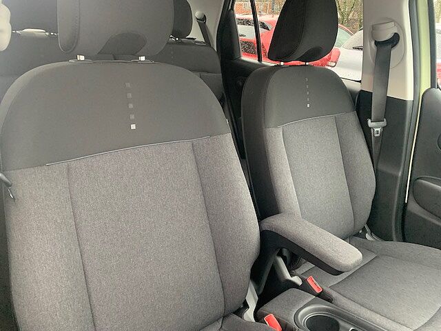 Hyundai INSTER 85kW 02 49kWh 5dr Auto Beige