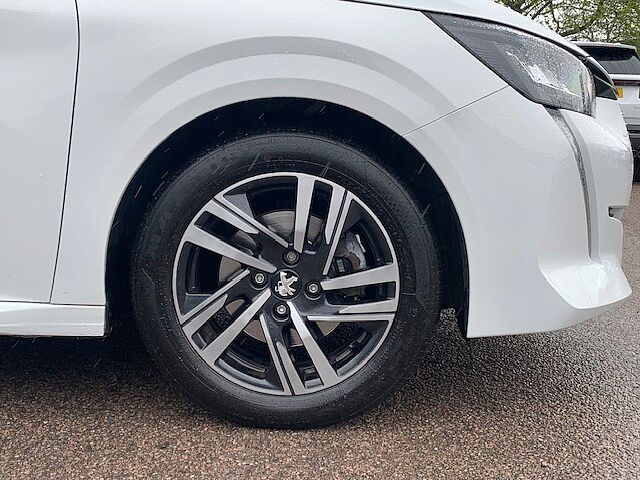 Peugeot 208 1.2 PureTech 130 Allure Premium 5dr EAT8 White