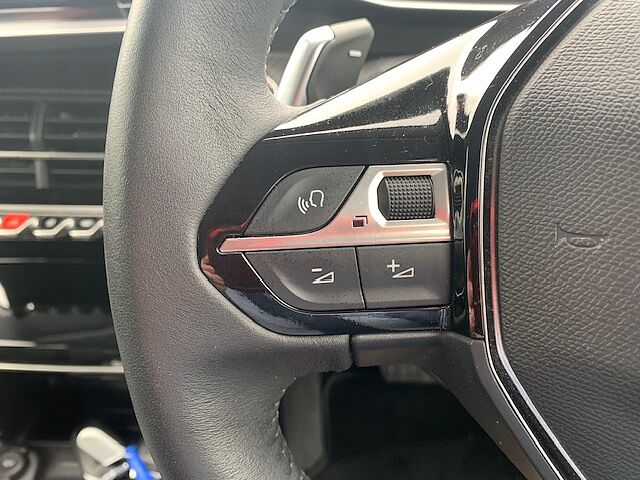 Peugeot 208 1.2 PureTech 130 Allure Premium 5dr EAT8 White