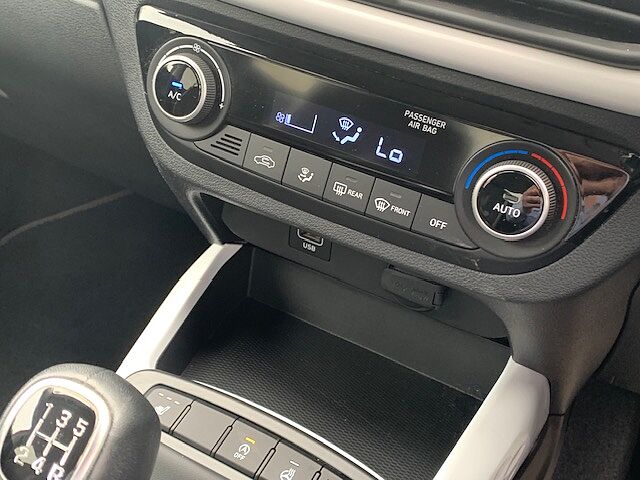 Hyundai i10 1.0 MPi Premium 5dr