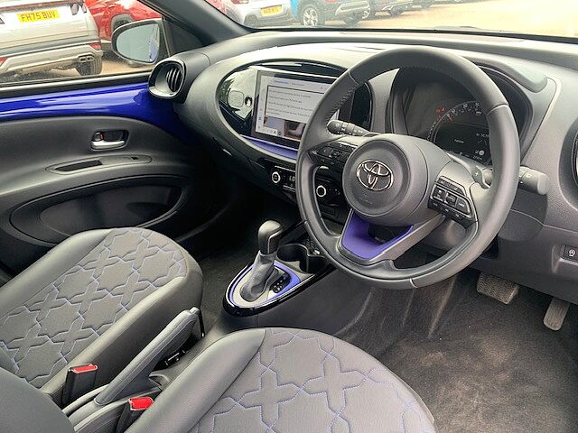 Toyota AYGO X 1.0 VVT-i Exclusive 5dr Auto Blue