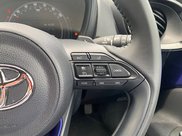 Toyota AYGO X 1.0 VVT-i Exclusive 5dr Auto Blue