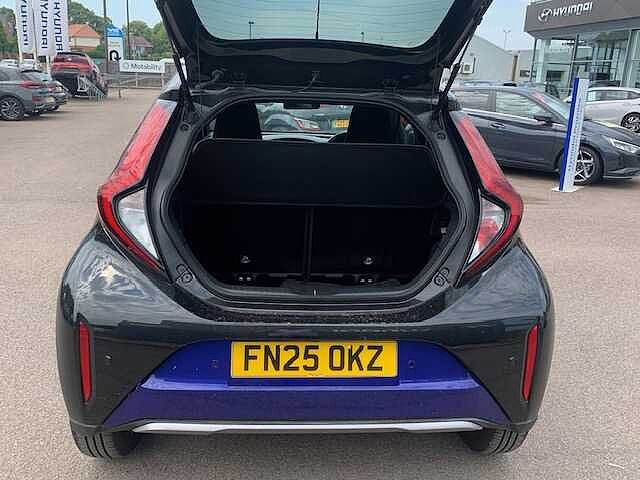 Toyota AYGO X 1.0 VVT-i Exclusive 5dr Auto Blue