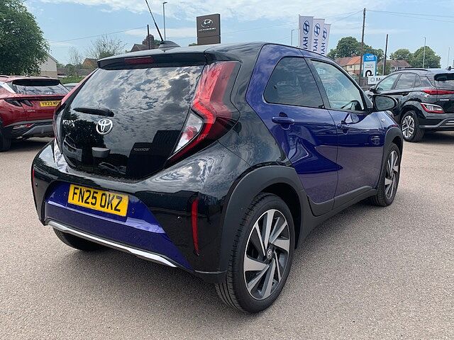 Toyota AYGO X 1.0 VVT-i Exclusive 5dr Auto Blue