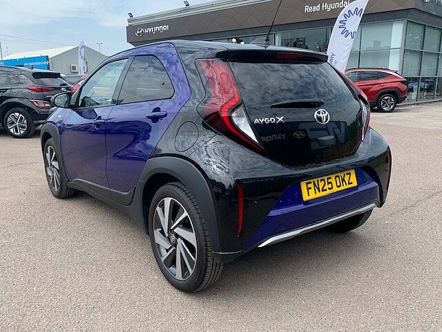 Toyota AYGO X 1.0 VVT-i Exclusive 5dr Auto Blue